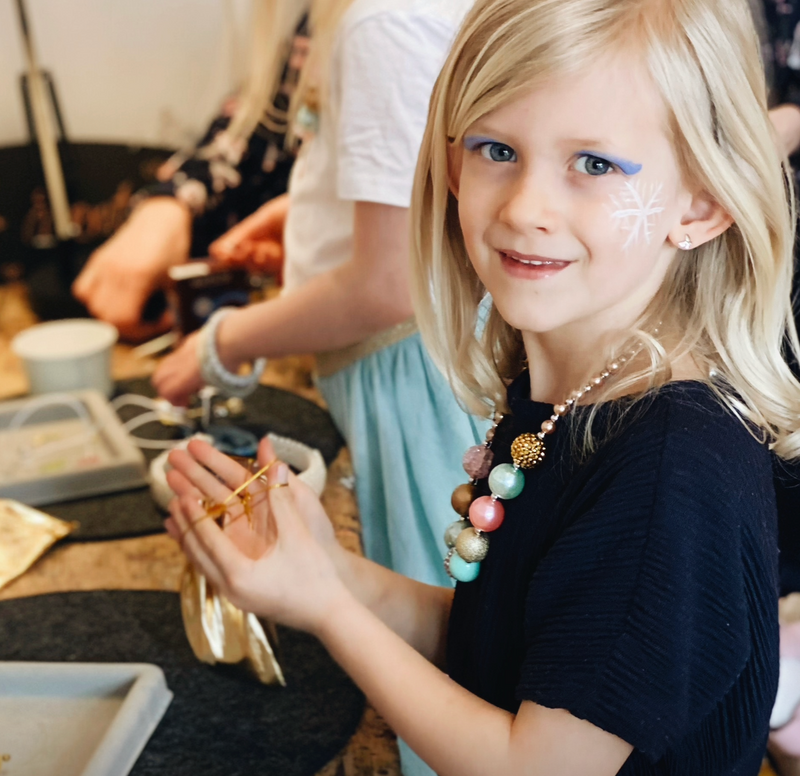 Beadclub – lav selv smykker på Amager (Popsis smykkecafé)